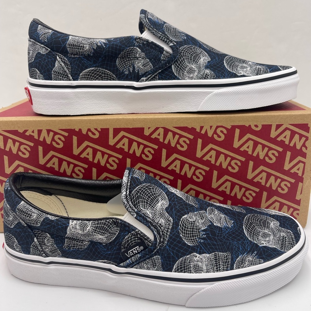 Vans WMNS Vans Women’s Classic Slip-On
(Wireframe Skulls)Blktrwht Sneakers - Picture 16 of 16
